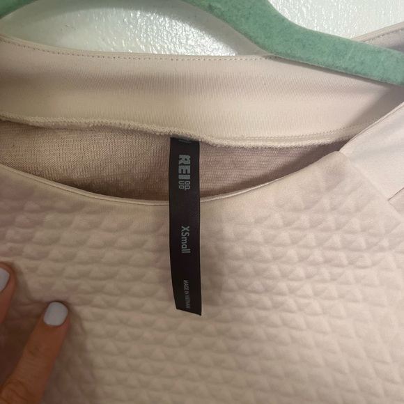 REI - women’s pull over- like new - Picture 3 of 5